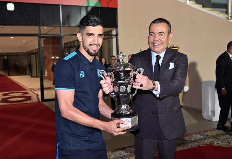 تتويج لكوس القصر الكبير بكأس العرش لكرة القدم داخل القاعة