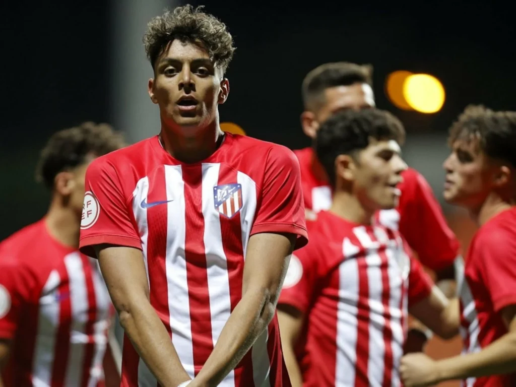 الشارقة الإماراتي يقترب من التعاقد مع الموهبة المغربية عبد الله الريحاني