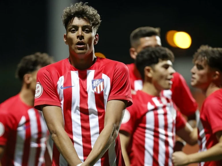 الشارقة الإماراتي يقترب من التعاقد مع الموهبة المغربية عبد الله الريحاني