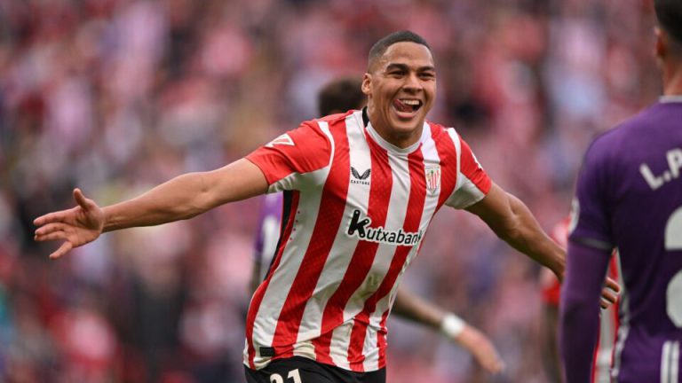 مروان سنادي: "حققت حلمي باللعب للمنتخب المغربي"