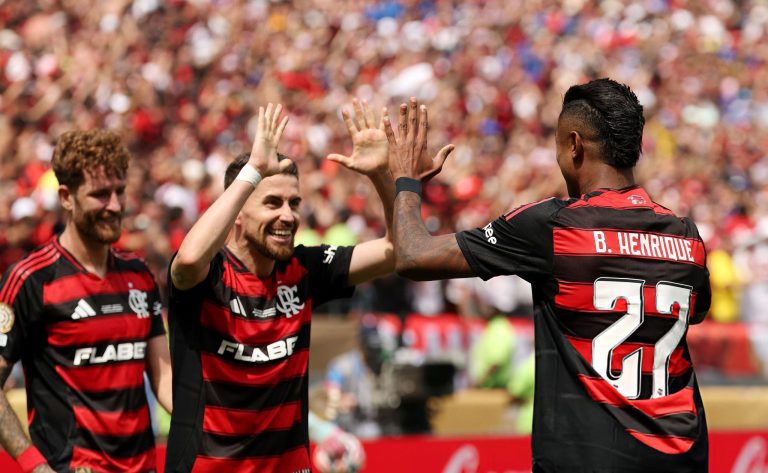 فلامينغو البرازيلي يقلب تأخره إلى فوز أمام تشيلسي الإنجليزي في كأس العالم للأندية