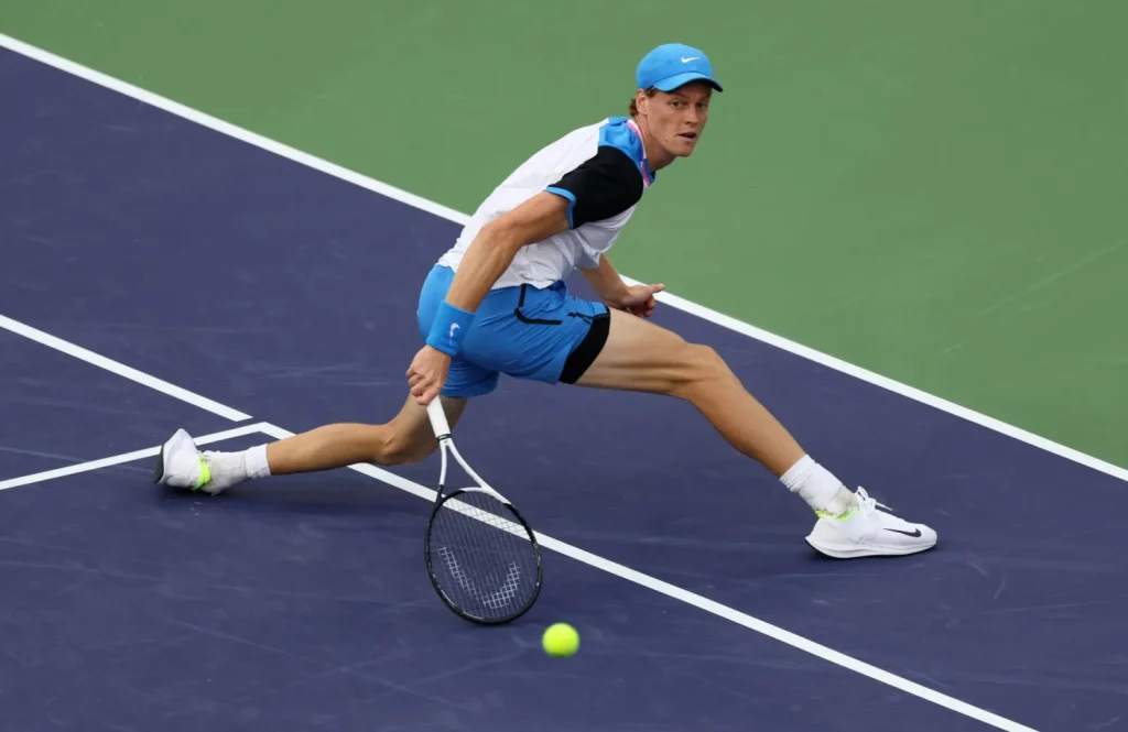 سينر يتفوق على ألكاراز ويُتوج ببطولة "ويمبلدون" للتنس