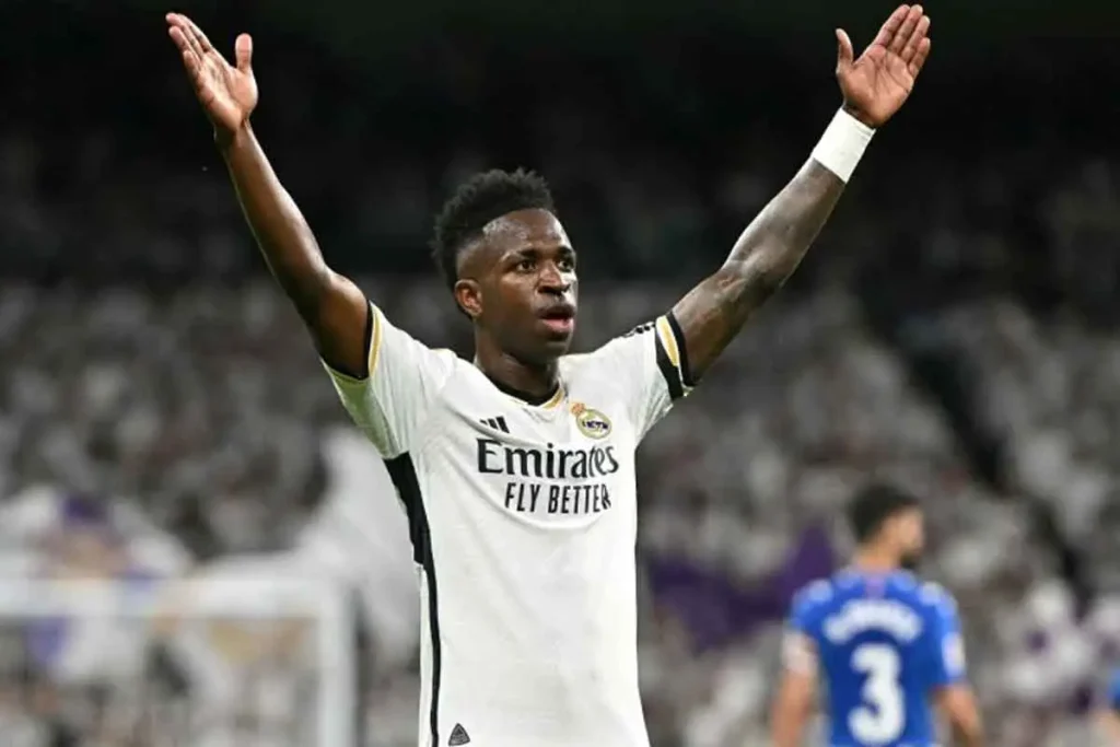 فينيسيوس جونيور يجمّد مفاوضات التجديد مع ريال مدريد بسبب مطالب مالية