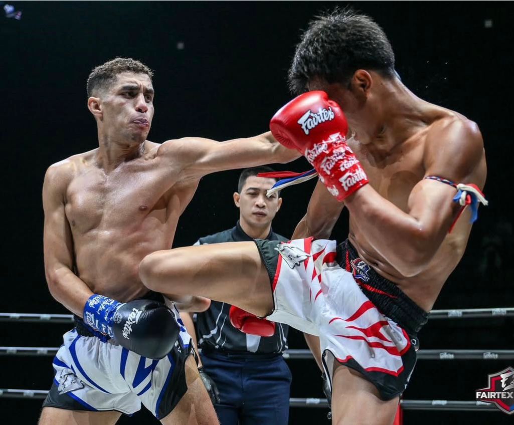 حمزة رشيد يفوز بنزاله الاحترافي ضمن السلسلة الدولية للمواي طاي "فايرتكس"