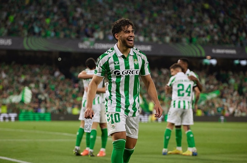 نابولي يُنافس على ضم عبد الصمد الزلزولي من ريال بيتيس