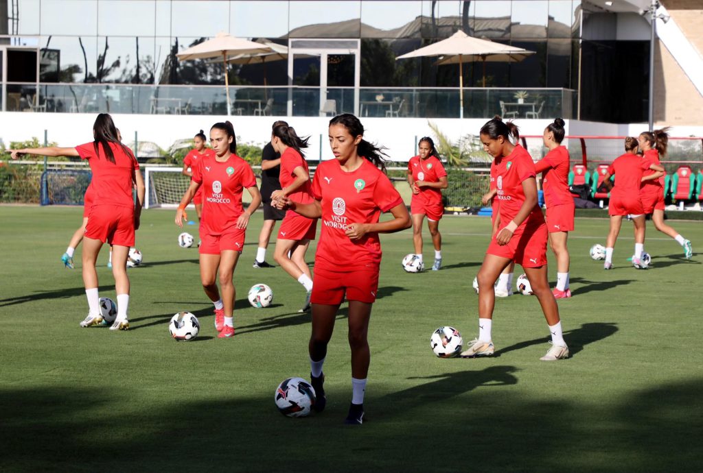 لبؤات الأطلس يُنهين التحضيرات لمواجهة حاسمة أمام غانا في نصف نهائي "كان السيدات"