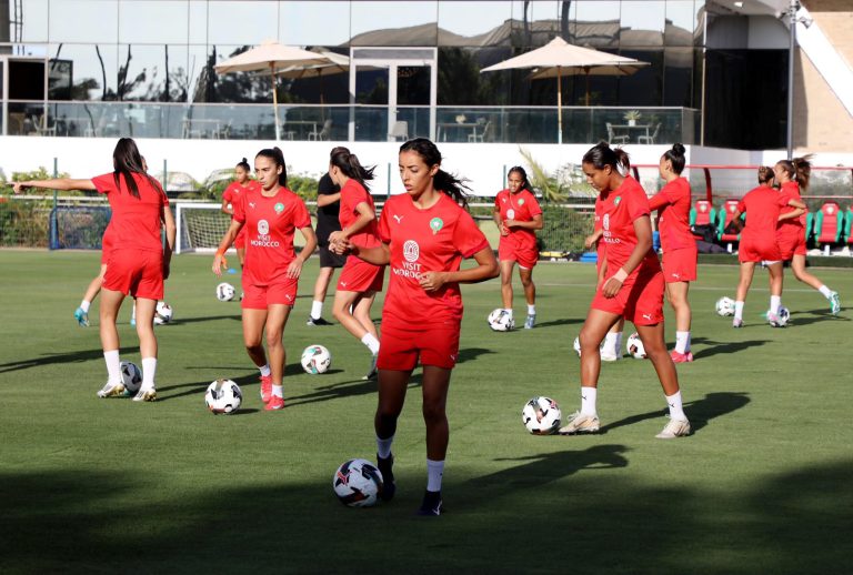 لبؤات الأطلس يُنهين التحضيرات لمواجهة حاسمة أمام غانا في نصف نهائي "كان السيدات"