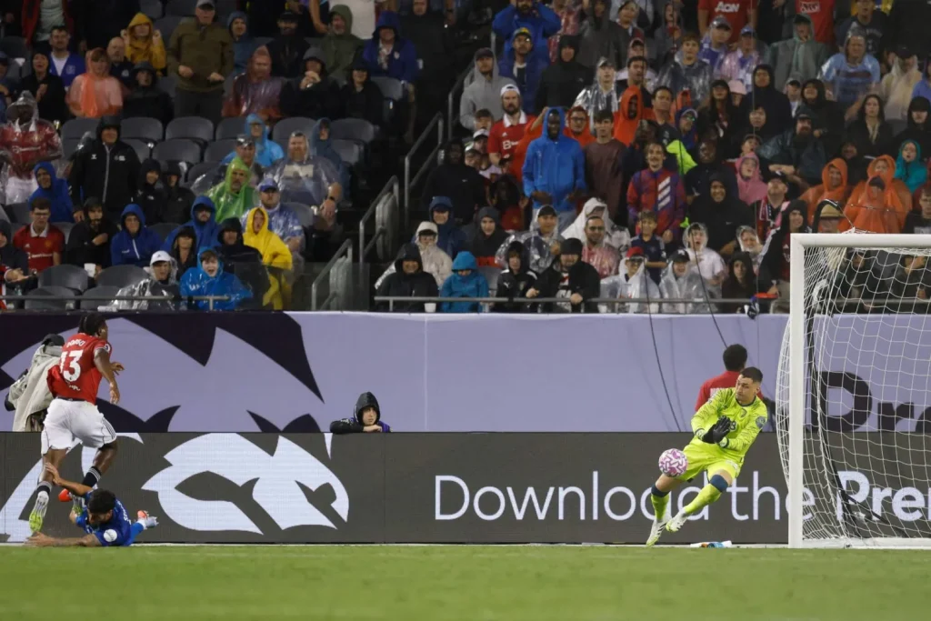 رغم تألقه في وديّة بورنموث.. مستقبل هويلوند مع مانشستر يونايتد لا يزال غامضاً