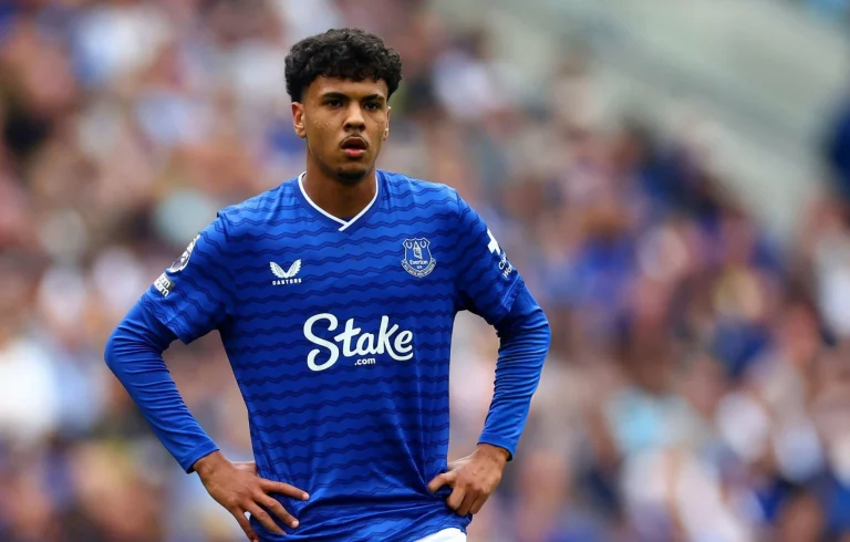 في غياب أزنو .. إيفرتون يستهل موسمه في البريميرليغ بخسارة أمام ليدز