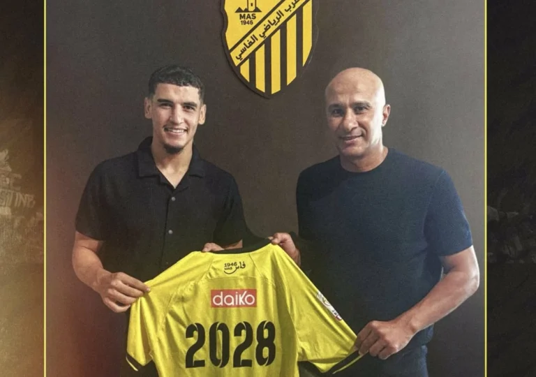 المغرب الفاسي يتعاقد مع سفيان بنجديدة