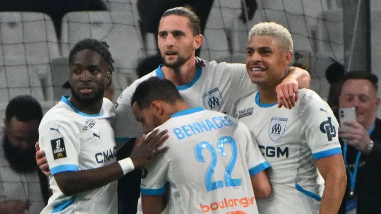 أولمبيك مارسيليا يضع أدريان رابيو وجوناثان رو في قائمة المغادرين بسبب سلوكهما