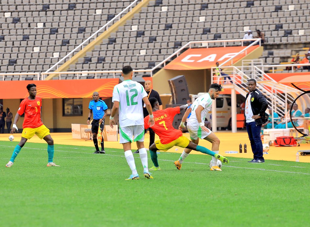 المنتخب الجزائري يتعادل مع غينيا في كأس أمم أفريقيا للمحليين