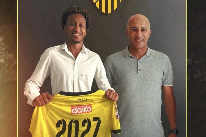 المغرب الفاسي يعلن تعاقده مع حمزة آيت علّال