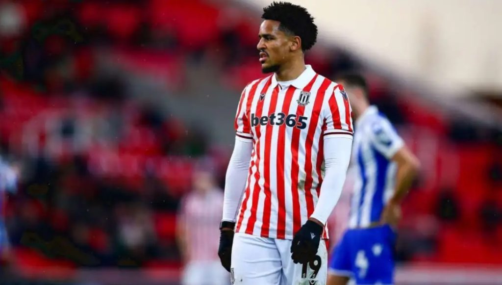 ستوك سيتي يعلن رحيل المهاجم المغربي ريان مايي