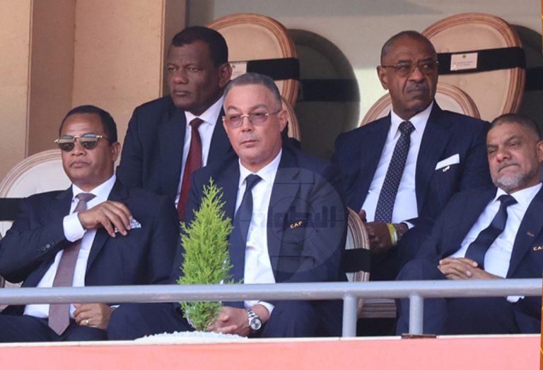 فوزي لقجع يدعم المنتخب المغربي المحلي من مدرجات "كاساراني" قبل نهائي أمم أفريقيا
