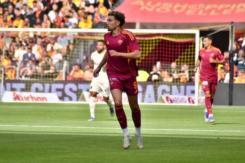 نائل العيناوي يعلّق على إمكانية تمثيل المنتخب المغربي في كأس أمم أفريقيا