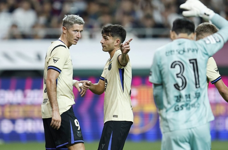 ليفاندوفسكي يحسم موقفه من الانتقال إلى الدوري السعودي