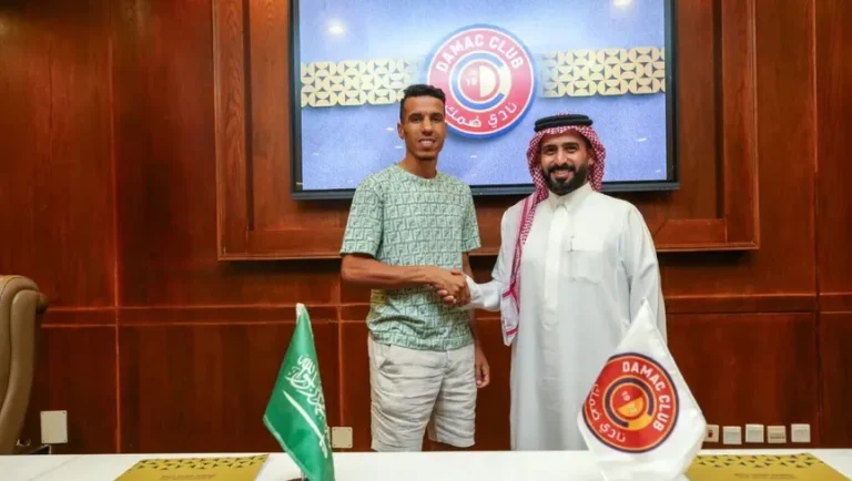 جمال حركاس لاعب ضمك الجديد