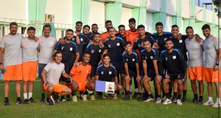 خالد بابا يعود لتداريب الدفاع الجديدي وسط استقبال حار