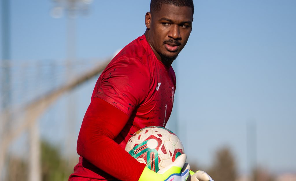 الحارس الدولي التوغولي مالكولم باركولا