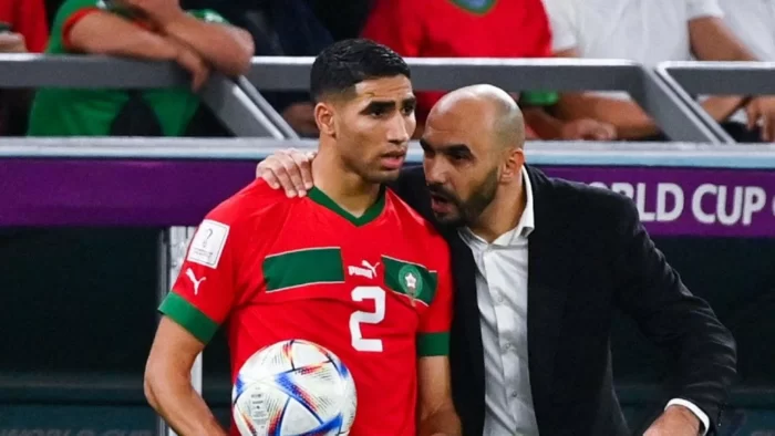 الركراكي .. سنمنح أشرف حكيمي راحة في مواجهة تنزانيا بعد إصابته الطفيفة