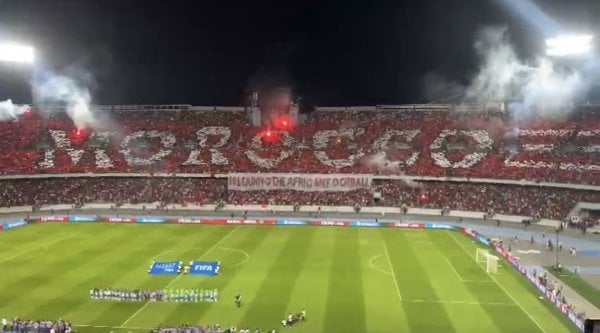 ألترا "السبوعة" تحضر تيفو ثلاثي الأبعاد تاريخي لمباراة المغرب والنيجر