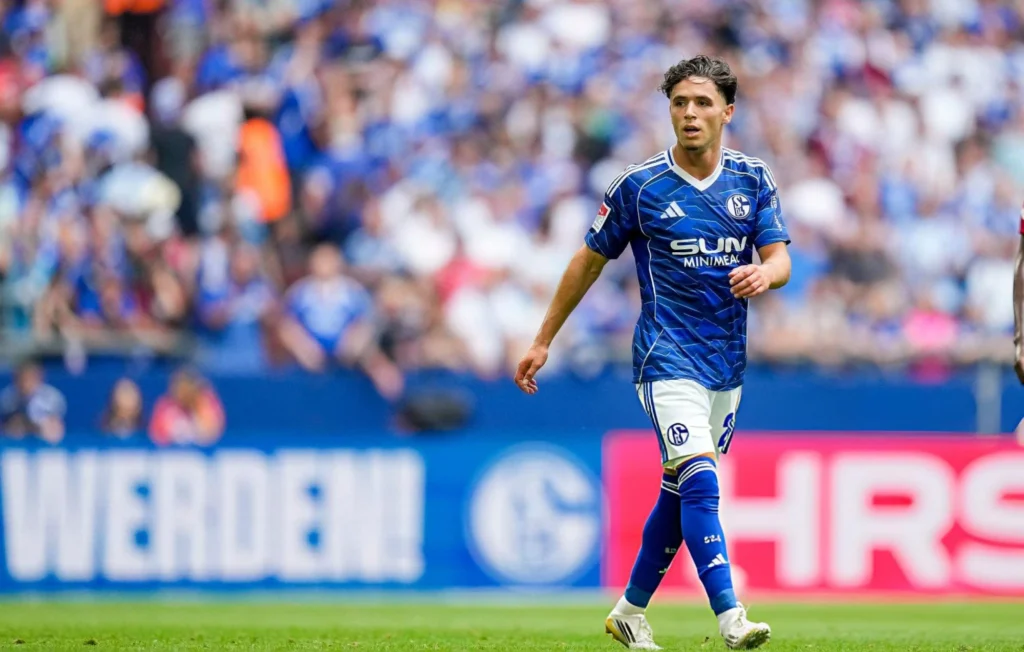 سفيان الفوزي يتألق مع شالكه ويقوده للفوز على ماغديبورغ