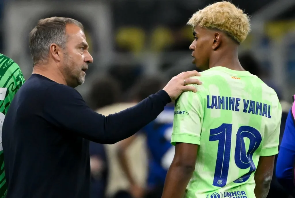 فليك يوجه رسالة قوية ليامال قبل مواجهة برشلونة وباريس سان جيرمان