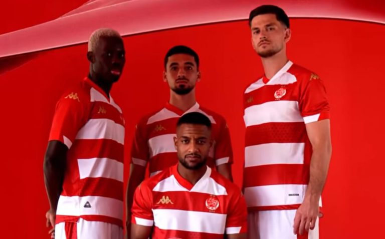 الوداد الرياضي يكشف عن قميصه الرسمي الجديد