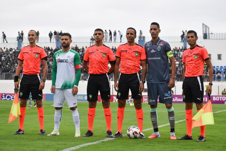 الدفاع الحسني الجديدي يصدر بلاغا احتجاجيا ضد حكام مباراة الرجاء