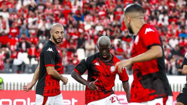 الوداد الرياضي يحفز لاعبيه بمنحة استثنائية للفوز في الجولتين الثالثة والرابعة