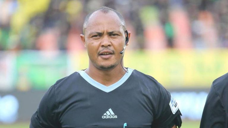 طاقم تحكيم تنزاني لقيادة مباراة نهضة بركان وأسكو دي كارا في دوري أبطال إفريقيا