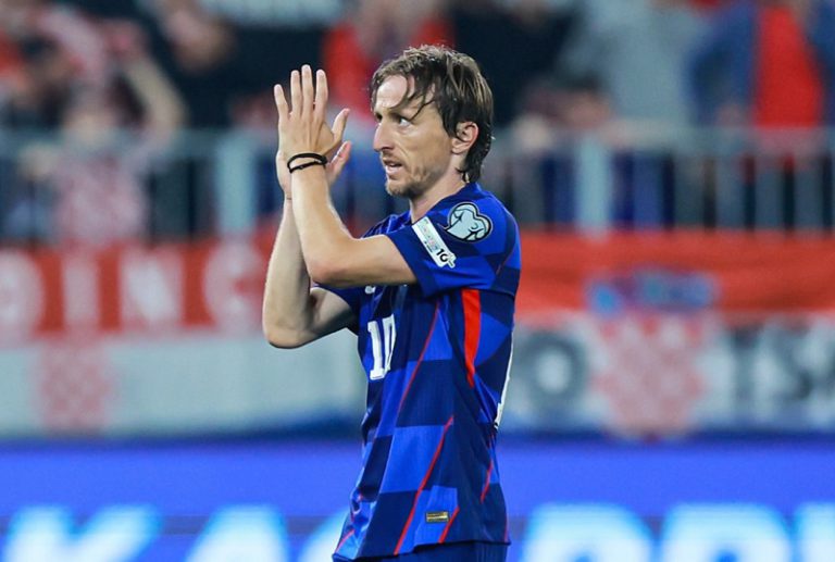 لوكا مودريتش يتألق قبل عيد ميلاده الأربعين ويواصل كتابة التاريخ مع كرواتيا وميلان