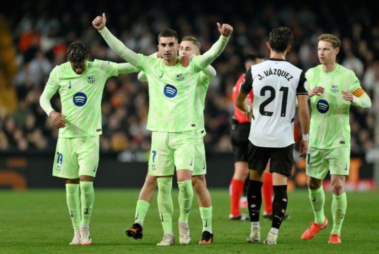 قرار مفاجئ من الليجا يثير سخط مشجعي فالنسيا قبل المواجهة الكبرى