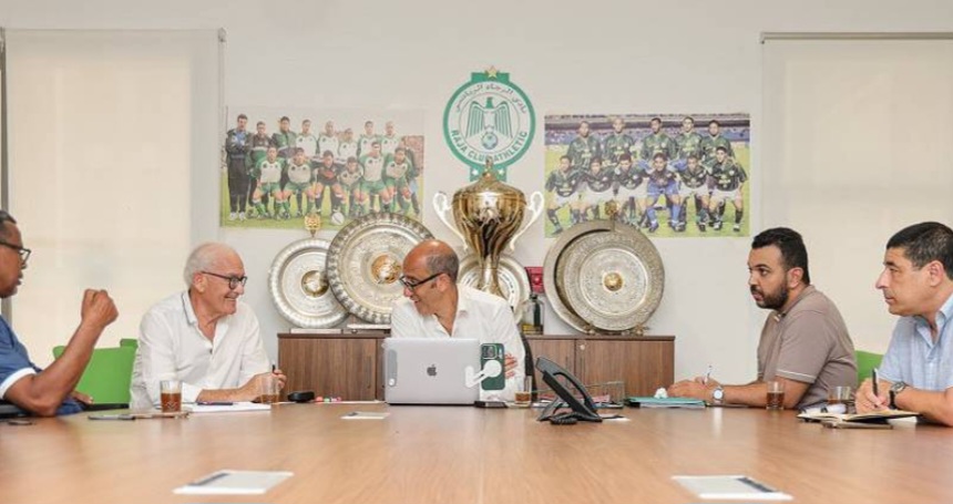 جواد الزيات.. الرجاء يسير في الطريق الصحيح قبل انطلاق الموسم الكروي الجديد