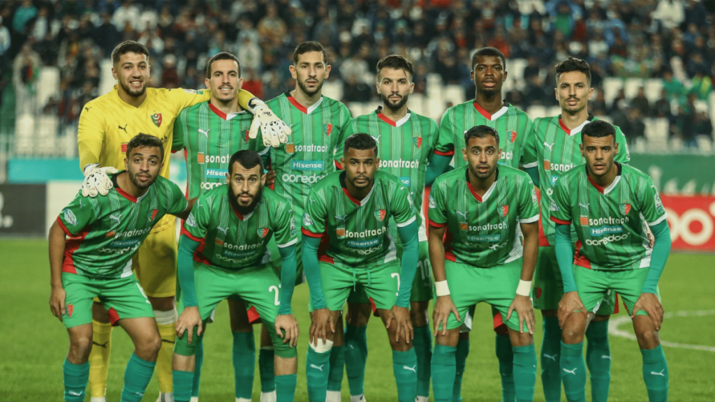 مدرب الرجاء السابق يشرف على مولودية وهران الجزائري