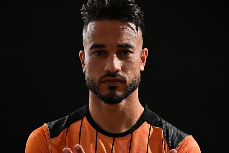 نهضة بركان يتعاقد مع المدافع الطيب بوخريص لثلاثة مواسم