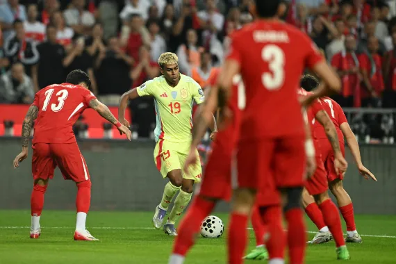 إسبانيا تهزم تركيا بسداسية في تصفيات كأس العالم