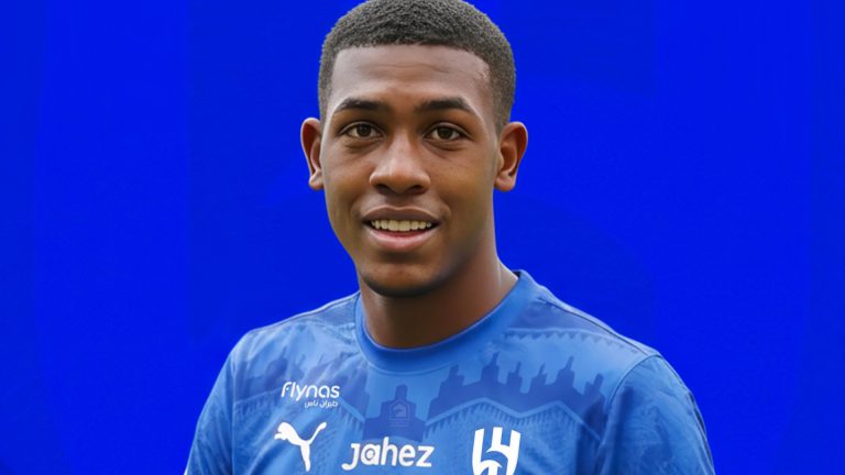 ريان فيتور يشعل مواقع التواصل بين جماهير الهلال