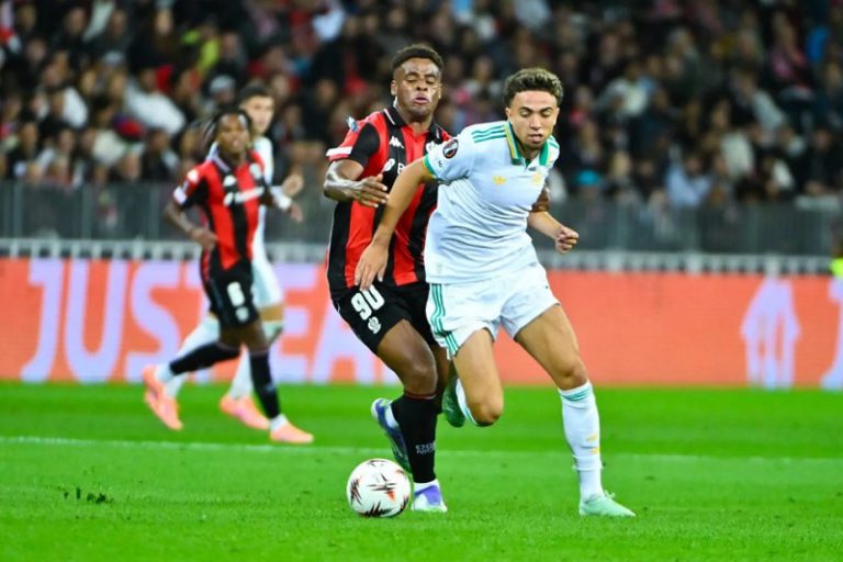 مدرب نيس: حاولنا التعاقد مع العيناوي لكن الصفقة فشلت