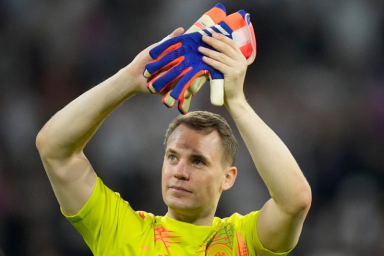 مانويل نوير قريب من العودة لمنتخب ألمانيا رغم اعتزاله الدولي