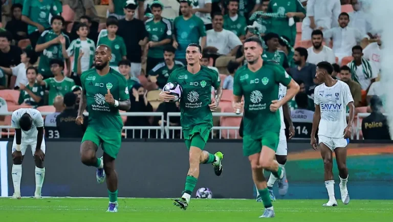 ريمونتادا مثيرة تنقذ الأهلي من خسارة محققة أمام الهلال في كلاسيكو ناري