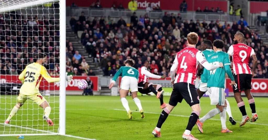 ليفربول يتعرض لخسارة جديدة أمام برينتفورد في الدوري الإنجليزي