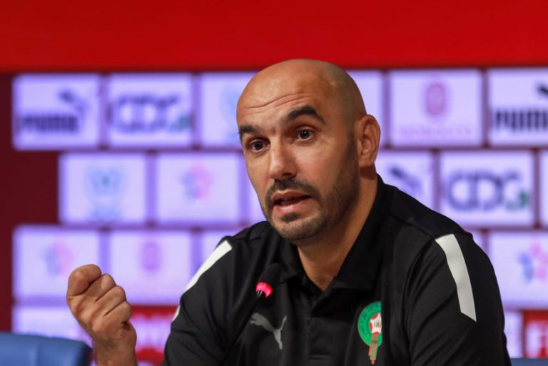 الركراكي يهنئ منتخب الشباب بعد التأهل لثمن نهائي المونديال