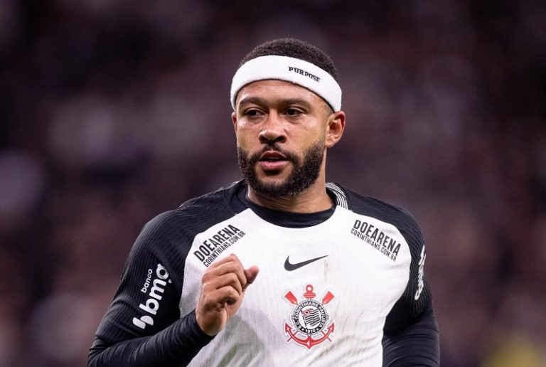 سرقة جواز السفر يؤخر انضمام ممفيس ديباي إلى منتخب هولندا