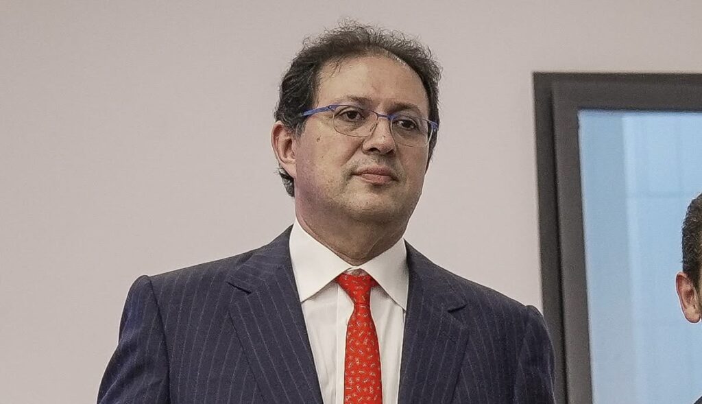 أيت منا : حكيم زياش يصل إلى المغرب الأسبوع المقبل لتقديمه رسميًا