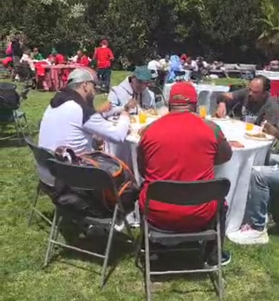 سفيرة المغرب بالتشيلي تقيم مأدبة غداء للجماهير القادمة من المغرب