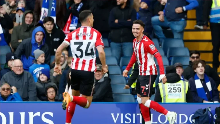 شمس الدين طالبي يخطف فوزًا قاتلًا لسندرلاند أمام تشيلسي شمس الدين طالبي