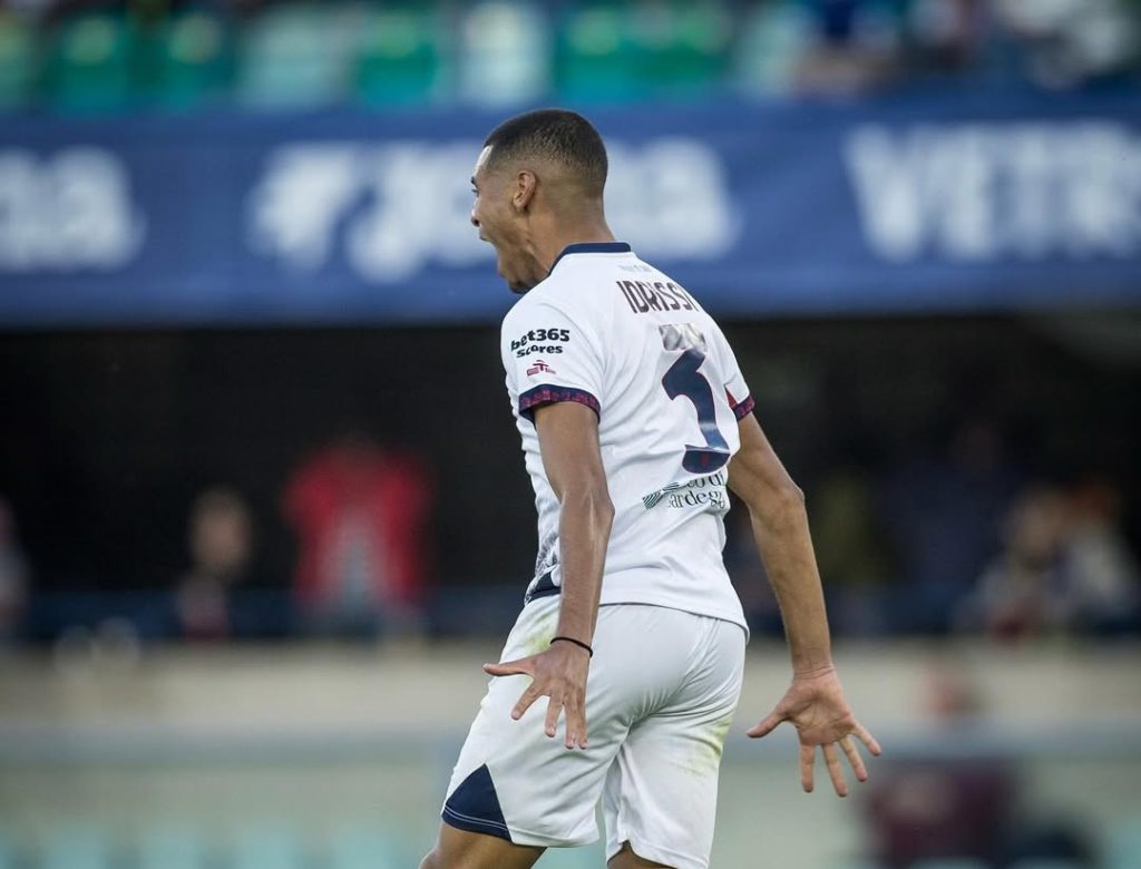 رياض الإدريسي يسجل أول أهدافه في "الكالشيو" ويقود كالياري لتعادل مثير أمام فيرونا