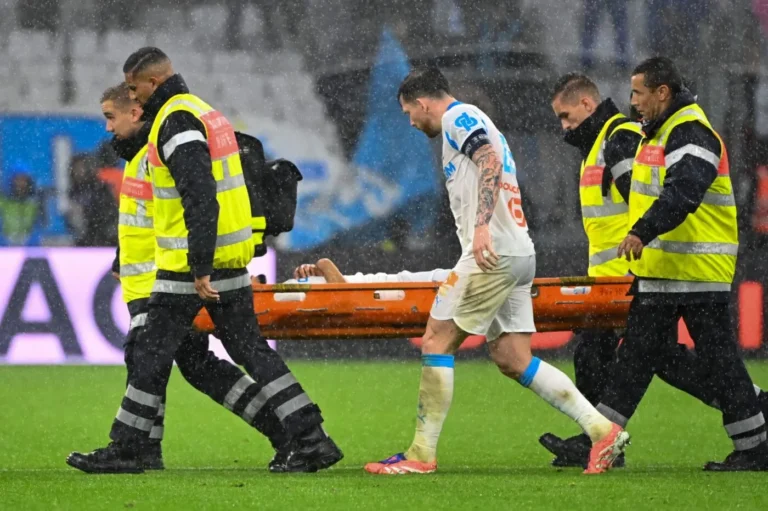 المغربي بلال ندير لاعب مارسيليا يستعيد وعيه بعد تعرضه للإغماء !